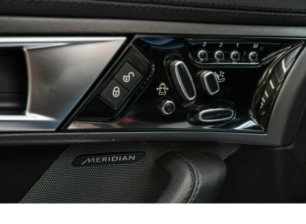 jaguar-f-type-bensin-2015-big-27