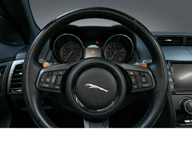 jaguar-f-type-bensin-2015-big-16