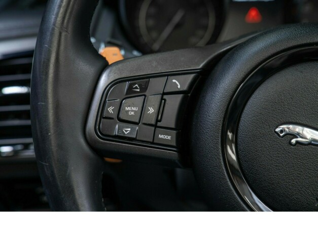 jaguar-f-type-bensin-2015-big-17