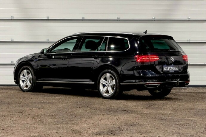 volkswagen-passat-elektrisitetbensin-2017-big-3