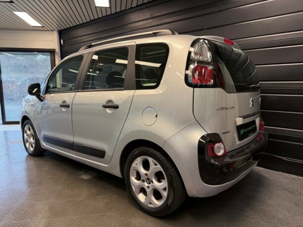 citroen-c3-picasso-diesel-2012-big-5