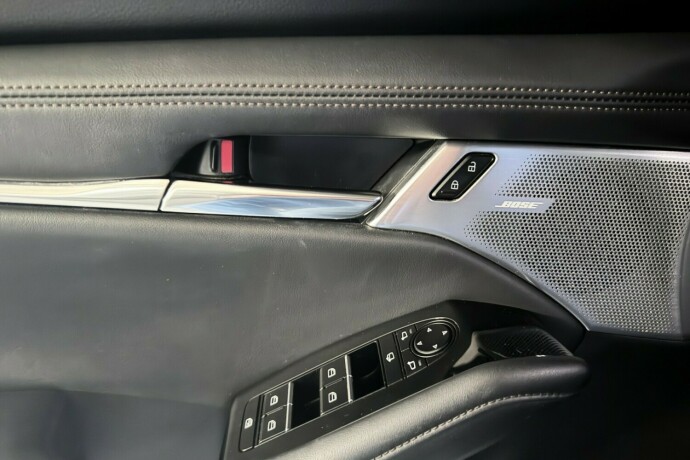 mazda-3-elektrisitetbensin-2021-big-12