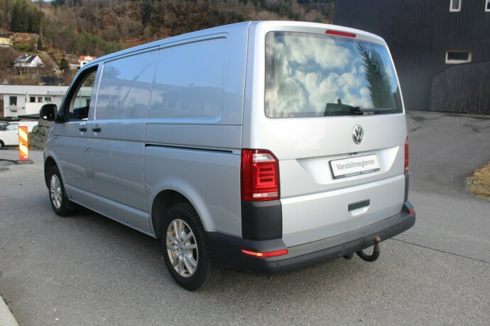 volkswagen-transporter-diesel-2019-big-3