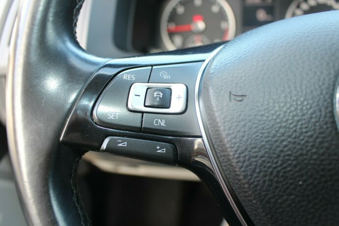 volkswagen-transporter-diesel-2019-big-12