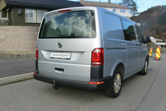 volkswagen-transporter-diesel-2019-big-4