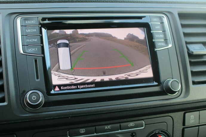 volkswagen-transporter-diesel-2019-big-14