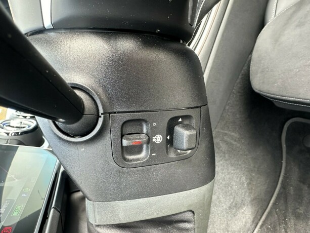 mercedes-benz-c-klasse-elektrisitetbensin-2022-big-12