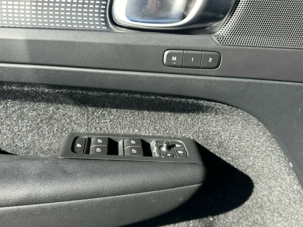 volvo-xc-40-diesel-2019-big-17