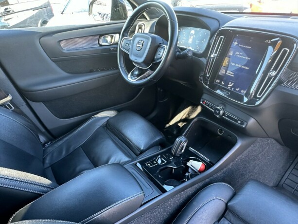 volvo-xc-40-diesel-2019-big-9