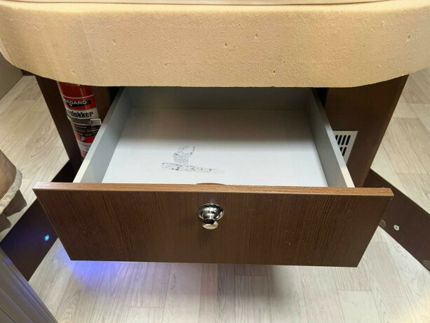 roller-team-t-line-xl-s-queensbed-senkeseng-webasto-stort-kj248leskap-registerkjede-lav-km-diesel-2013-big-61