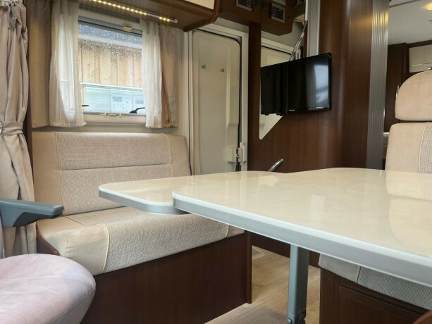 roller-team-t-line-xl-s-queensbed-senkeseng-webasto-stort-kj248leskap-registerkjede-lav-km-diesel-2013-big-30