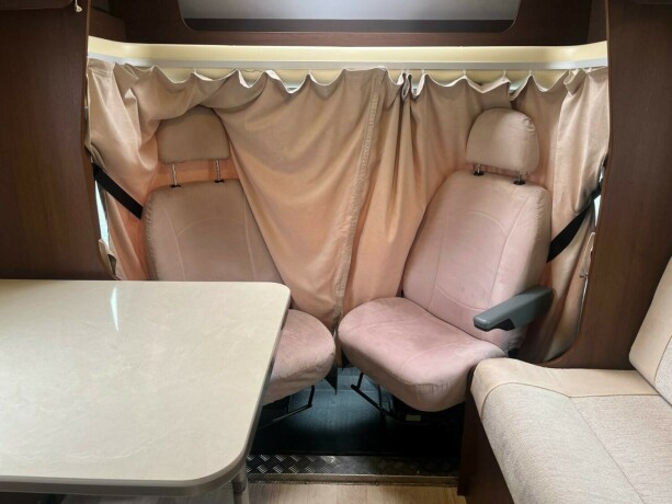 roller-team-t-line-xl-s-queensbed-senkeseng-webasto-stort-kj248leskap-registerkjede-lav-km-diesel-2013-big-26