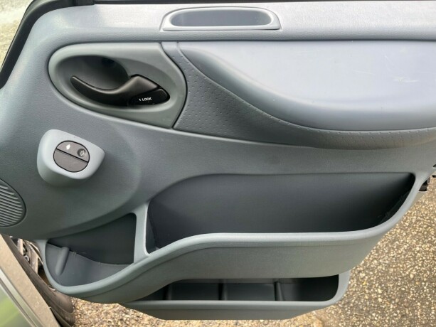 roller-team-t-line-xl-s-queensbed-senkeseng-webasto-stort-kj248leskap-registerkjede-lav-km-diesel-2013-big-14