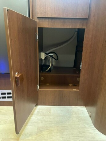 roller-team-t-line-xl-s-queensbed-senkeseng-webasto-stort-kj248leskap-registerkjede-lav-km-diesel-2013-big-48