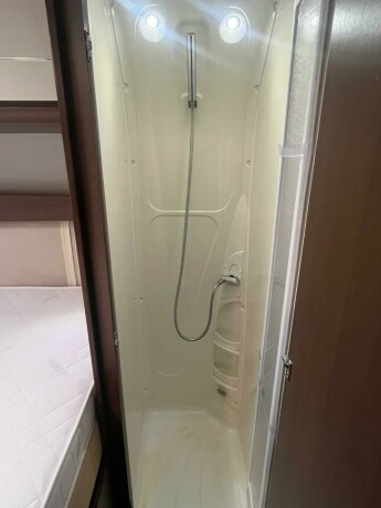 roller-team-t-line-xl-s-queensbed-senkeseng-webasto-stort-kj248leskap-registerkjede-lav-km-diesel-2013-big-72