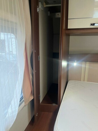 roller-team-t-line-xl-s-queensbed-senkeseng-webasto-stort-kj248leskap-registerkjede-lav-km-diesel-2013-big-64