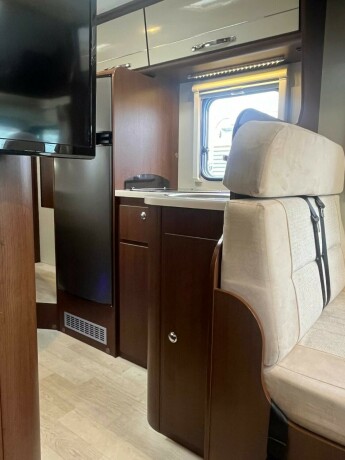 roller-team-t-line-xl-s-queensbed-senkeseng-webasto-stort-kj248leskap-registerkjede-lav-km-diesel-2013-big-37