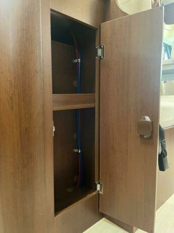 roller-team-t-line-xl-s-queensbed-senkeseng-webasto-stort-kj248leskap-registerkjede-lav-km-diesel-2013-big-49