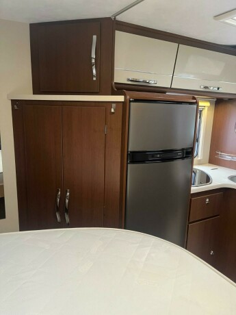 roller-team-t-line-xl-s-queensbed-senkeseng-webasto-stort-kj248leskap-registerkjede-lav-km-diesel-2013-big-67