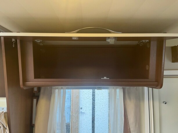 roller-team-t-line-xl-s-queensbed-senkeseng-webasto-stort-kj248leskap-registerkjede-lav-km-diesel-2013-big-32