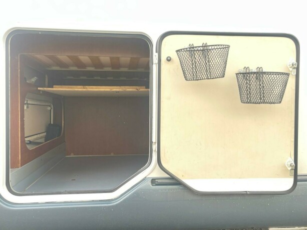 roller-team-t-line-xl-s-queensbed-senkeseng-webasto-stort-kj248leskap-registerkjede-lav-km-diesel-2013-big-9