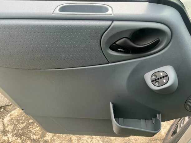 roller-team-t-line-xl-s-queensbed-senkeseng-webasto-stort-kj248leskap-registerkjede-lav-km-diesel-2013-big-12