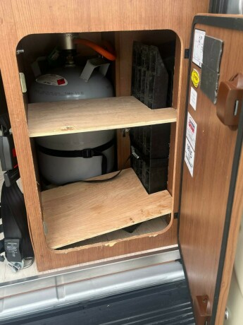 chausson-twist-02-s-dobbelseng-bak-seng-i-sittegruppe-webasto-dusj-gasstest-diesel-2014-big-10