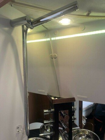 chausson-twist-02-s-dobbelseng-bak-seng-i-sittegruppe-webasto-dusj-gasstest-diesel-2014-big-50