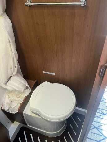 chausson-twist-02-s-dobbelseng-bak-seng-i-sittegruppe-webasto-dusj-gasstest-diesel-2014-big-55