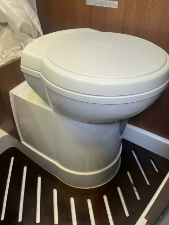 chausson-twist-02-s-dobbelseng-bak-seng-i-sittegruppe-webasto-dusj-gasstest-diesel-2014-big-56