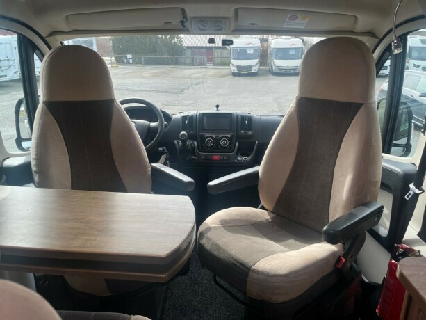 chausson-twist-02-s-dobbelseng-bak-seng-i-sittegruppe-webasto-dusj-gasstest-diesel-2014-big-25