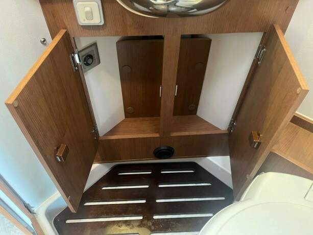 chausson-twist-02-s-dobbelseng-bak-seng-i-sittegruppe-webasto-dusj-gasstest-diesel-2014-big-53