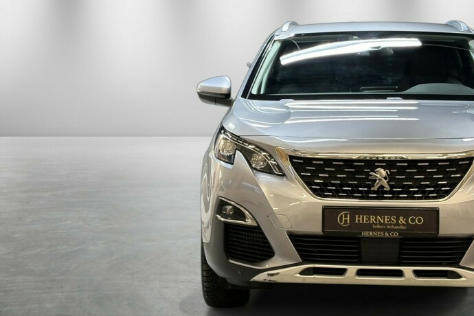 peugeot-3008-bensin-2019-big-4