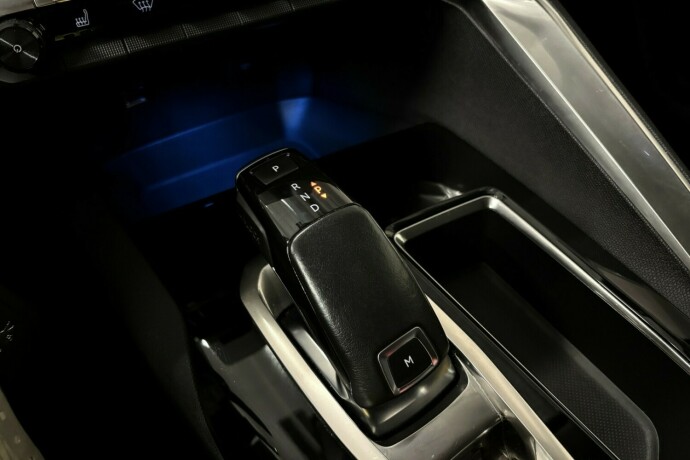 peugeot-3008-bensin-2019-big-28