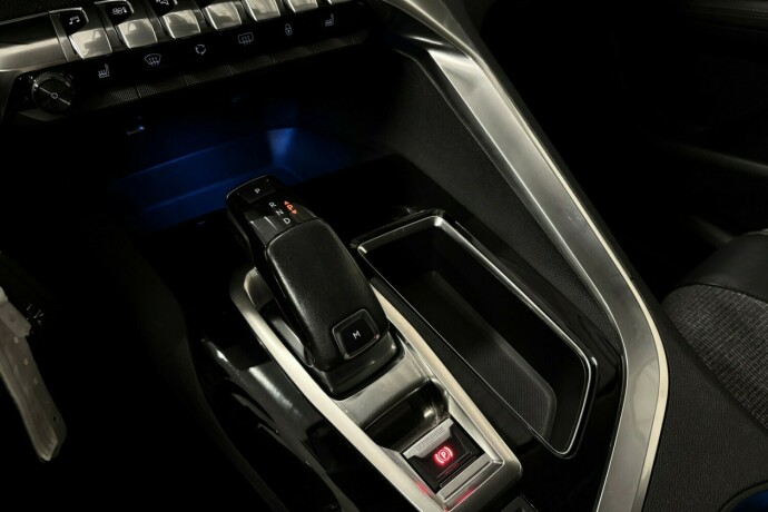 peugeot-3008-bensin-2019-big-27