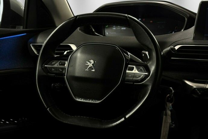 peugeot-3008-bensin-2019-big-18