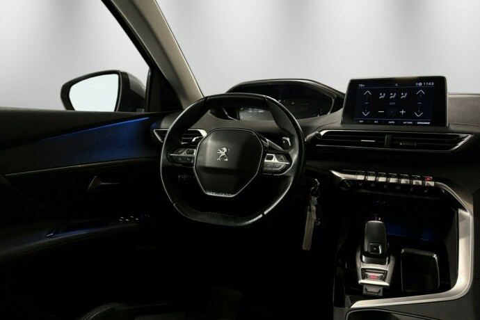 peugeot-3008-bensin-2019-big-17