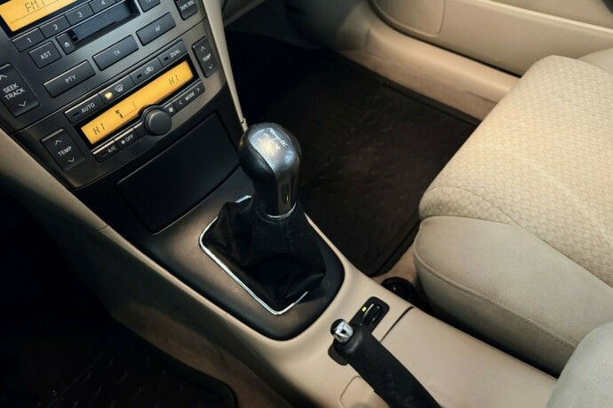 toyota-avensis-diesel-2006-big-23