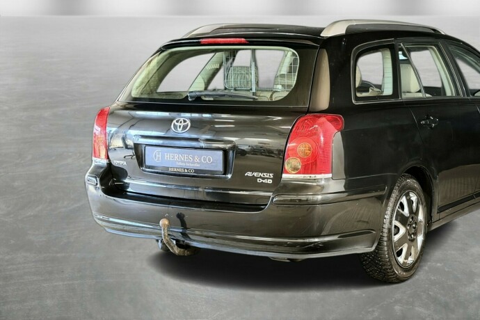 toyota-avensis-diesel-2006-big-7