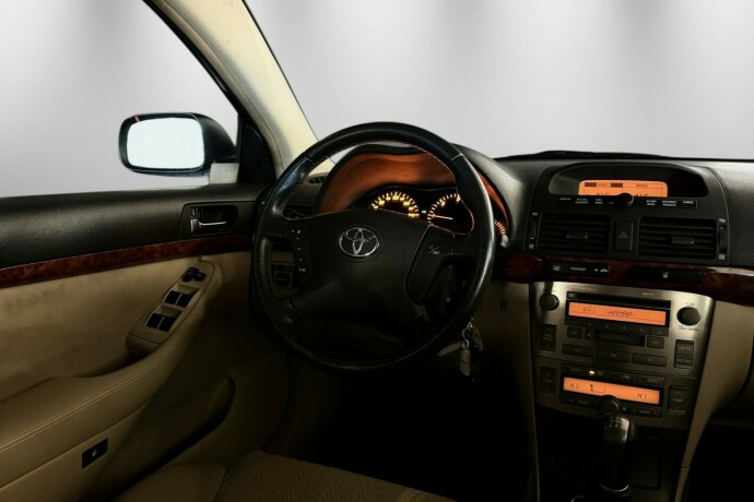 toyota-avensis-diesel-2006-big-14