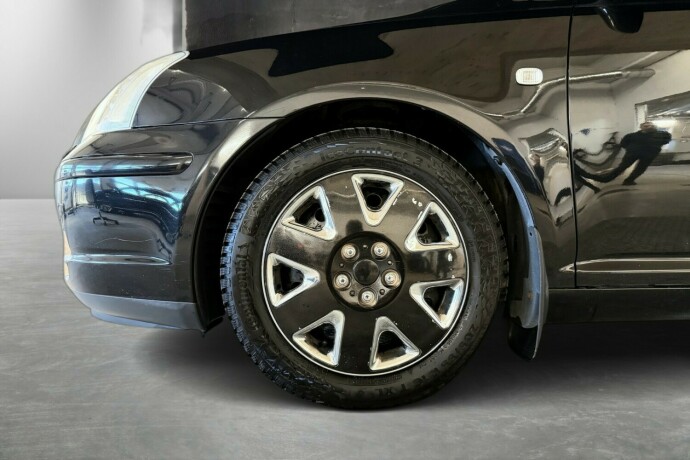 toyota-avensis-diesel-2006-big-3