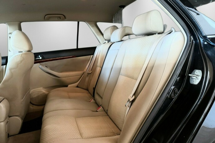 toyota-avensis-diesel-2006-big-26