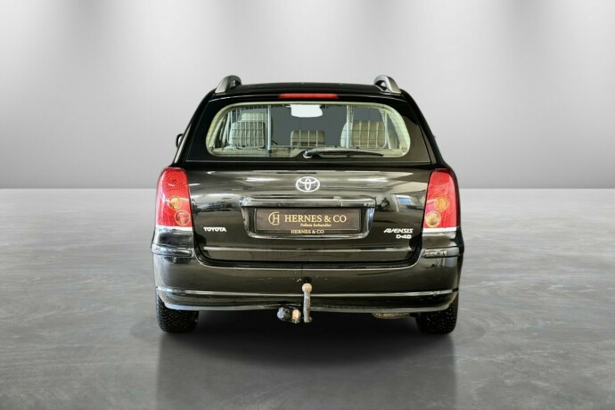 toyota-avensis-diesel-2006-big-11