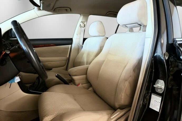 toyota-avensis-diesel-2006-big-12