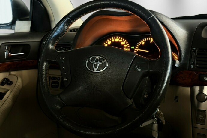 toyota-avensis-diesel-2006-big-16