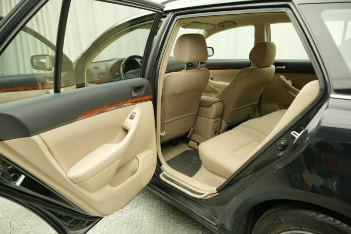 toyota-avensis-diesel-2006-big-35
