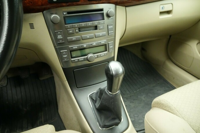 toyota-avensis-diesel-2006-big-28