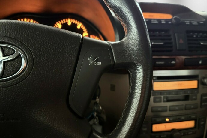 toyota-avensis-diesel-2006-big-18