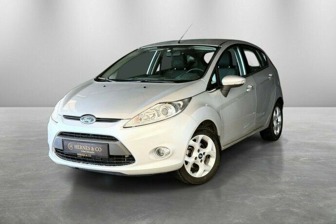 ford-fiesta-bensin-2010-big-1