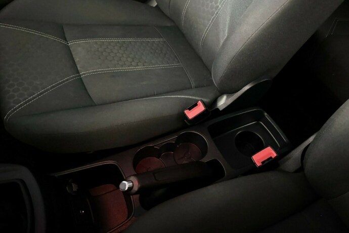 ford-fiesta-bensin-2010-big-28